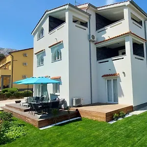 apartments-matea-baska.primorje-gorskikotar.com/